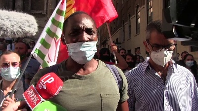 Scene from Whirlpool, Soumahoro: "Chiediamo dignità e lavoro al governo per rilanciare il Sud"