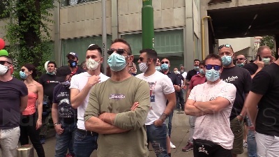 Scene from Milano, protesta dei tassisti: "Regione Lombardia non ha soldi, siamo stati dimenticati"