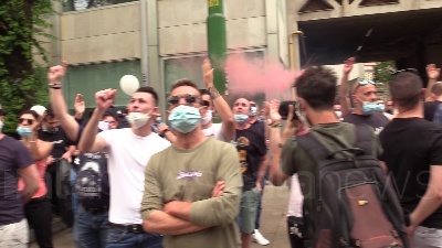 Scene from Milano, protesta dei tassisti: "Regione Lombardia non ha soldi, siamo stati dimenticati"