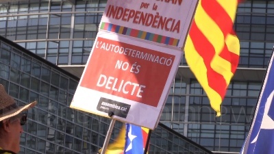 Scene from Davanti Parlamento Ue, 10mila catalani