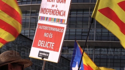Scene from Davanti Parlamento Ue, 10mila catalani