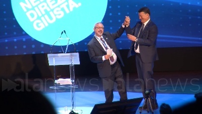 Scene from Uil, Barbagallo balla sul palco dopo rielezione a segretario generale