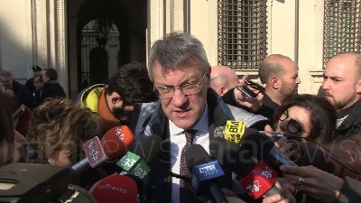 Scene from Landini: "Primo passo per aumento salari è una giornata importante"