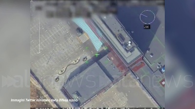 Scene from Ucraina, la Russia rivendica l'attacco di un centro commerciale a Kiev