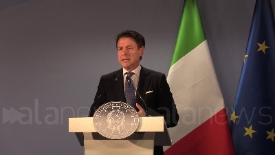 Scene from Governo, Conte: "Non fanno piacere passaggi a altri partiti"