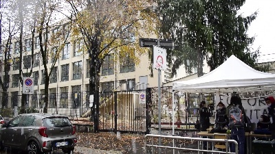 Scene from Milano, studenti in protesta contro la dad: "Neanche la neve può fermarci"