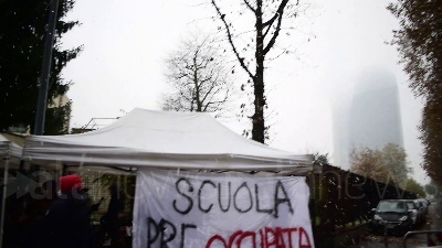 Scene from Milano, studenti in protesta contro la dad: "Neanche la neve può fermarci"