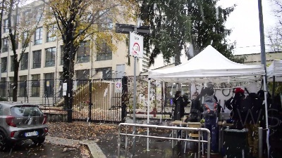 Scene from Milano, studenti in protesta contro la dad: "Neanche la neve può fermarci"