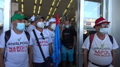 Scene from Whirlpool, lavoratori in corteo da Termini al Mise: "Il tempo corre veloce"