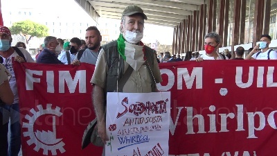 Scene from Whirlpool, lavoratori in corteo da Termini al Mise: "Il tempo corre veloce"