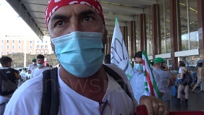 Scene from Whirlpool, lavoratori in corteo da Termini al Mise: "Il tempo corre veloce"