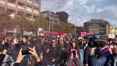 Scene from Roma, anche il PD contestato dagli studenti in protesta: "Non strumentalizzateci per consenso"