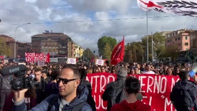 Scene from Roma, anche il PD contestato dagli studenti in protesta: "Non strumentalizzateci per consenso"