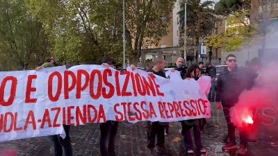 Scene from Roma, anche il PD contestato dagli studenti in protesta: "Non strumentalizzateci per consenso"