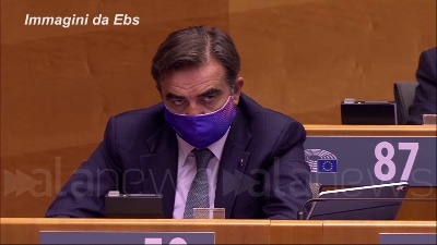 Scene from Migranti, Von der Leyen: "Tutta Europa deve fare sua parte"