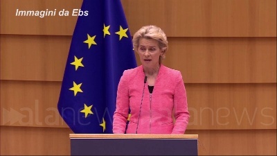 Scene from Migranti, Von der Leyen: "Tutta Europa deve fare sua parte"