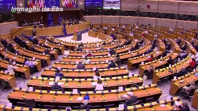 Scene from Migranti, Von der Leyen: "Tutta Europa deve fare sua parte"