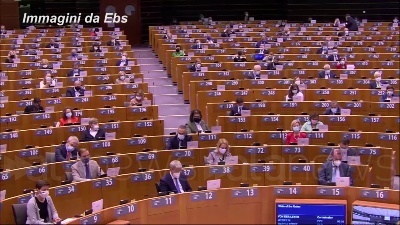 Scene from Migranti, Von der Leyen: "Tutta Europa deve fare sua parte"