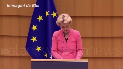Scene from Migranti, Von der Leyen: "Tutta Europa deve fare sua parte"