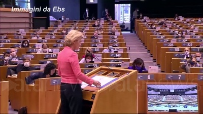 Scene from Migranti, Von der Leyen: "Tutta Europa deve fare sua parte"