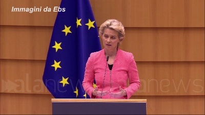 Scene from Migranti, Von der Leyen: "Tutta Europa deve fare sua parte"