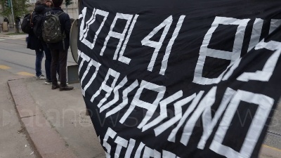 Scene from Cospito, presidio anarchici davanti Tribunale Milano: "Stato assassino"