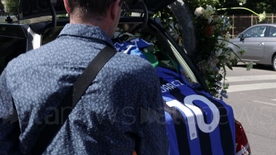 Scene from Funerali Luis Suarez: centinaia i presenti a Milano