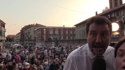 Scene from Morisi, botta e risposta tra Salvini e giornalista: "Ma chi è? Perché ha questa fissa?"