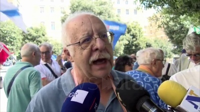 Scene from Acqua pubblica, corteo a Napoli: "Fico e Manfredi ascoltateci"