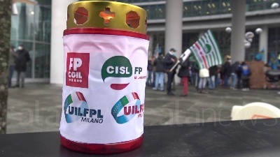 Scene from Milano, sciopero lavoratori pubblica amministrazione: "È il momento giusto per farlo"