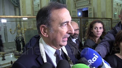 Scene from Cena solidarietà, Sala: "Chi ha responsabilità sia a servizio"