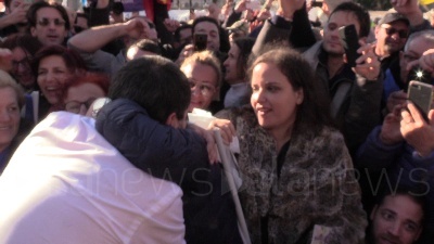 Scene from Manifestazione Lega, Salvini si tuffa...