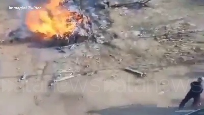 Scene from India, bruciati in strada i corpi dei morti per Covid