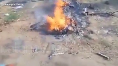 Scene from India, bruciati in strada i corpi dei morti per Covid