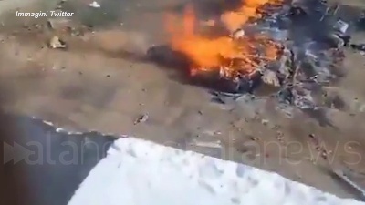 Scene from India, bruciati in strada i corpi dei morti per Covid