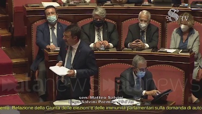 Scene from Open Arms, Salvini: "Preferisco il silenzio del M5s alle supercazzole di Renzi"