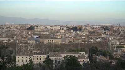 Scene from Mattarella, il doppio sorvolo delle Frecce Tricolori visto dal Gianicolo