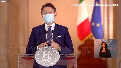 Scene from Nuovo Dpcm, Conte: "Il governo c'è ma ciascuno deve fare la propria parte"