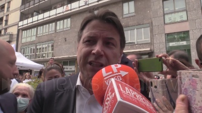 Scene from Reddito di cittadinanza, Conte: "Non fa concorrenza a chi cerca lavoro"