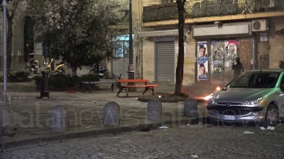 Scene from Napoli, cippo di Sant'Antonio: tensione alla sanità