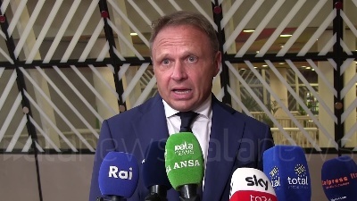 Scene from Immigrazione, Lollobrigida: "Apertura della Francia ad un'azione comune europea"