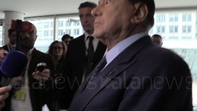 Scene from Ppe, Berlusconi: "Cambi alleanze, guardi anche a Renzi"