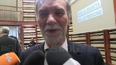 Scene from Delrio: "Salviamo la banca popolare di Bari per salvare i risparmi non i dirigenti"