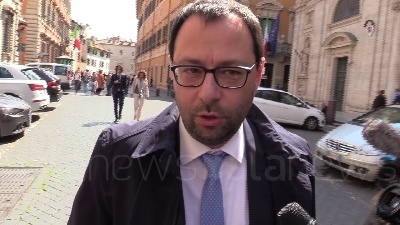 Scene from Governo, Patuanelli: "Siri? M5S ha espulso De Vito in mezzora"