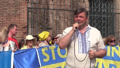 Scene from Putin con falce e mani insanguinate: flashmob ucraini a Roma
