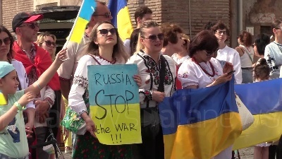 Scene from Putin con falce e mani insanguinate: flashmob ucraini a Roma