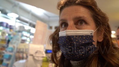 Scene from Green Pass , a Milano agende piene nelle farmacie per i tamponi