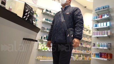 Scene from Green Pass , a Milano agende piene nelle farmacie per i tamponi