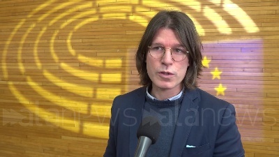 Scene from Metsola, Corrao: "Con lei, socialisti a braccetto con estrema destra"