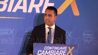 Scene from Sea Watch, Di Maio a Salvini: "Noi apriamo i porti? No, rispettiamo leggi"